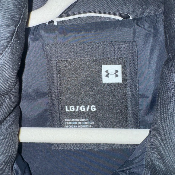 Black Puffer Vest - Picture 4 of 4